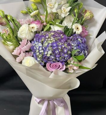 Blue Bouquet – Serenity in Bloom